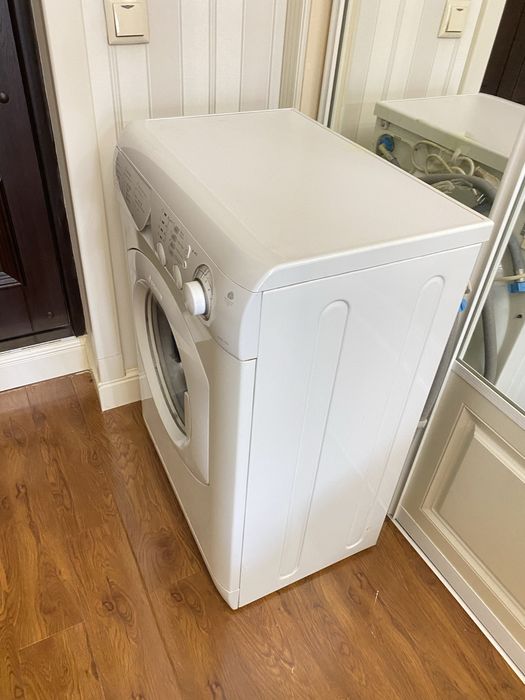 Стиральная машина Ariston AVSL109