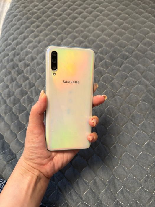 Продам телефон Samsung