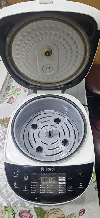 Multicooker Bosch MUC11W12, 900 W, 5 L, 48 programe, Alb