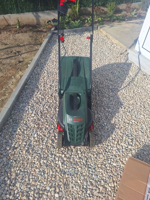 Косачка  bosch easy rotak