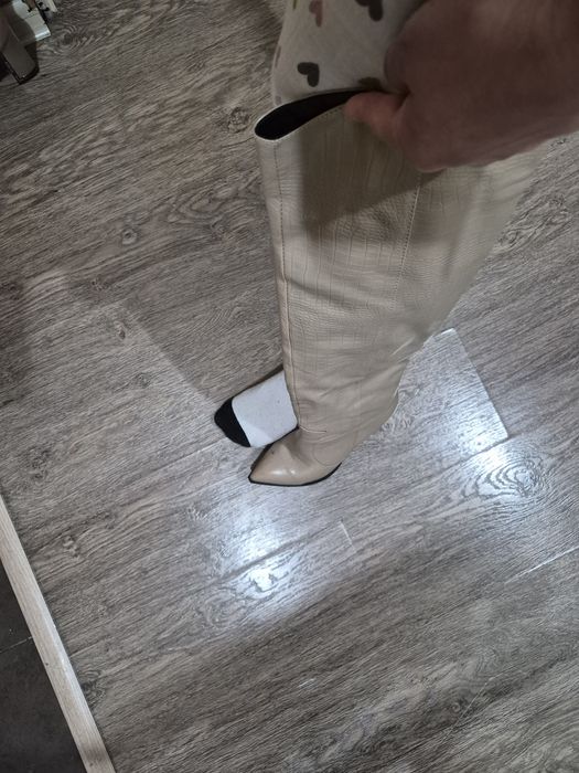 Продам демисезонные сапоги ботфорды