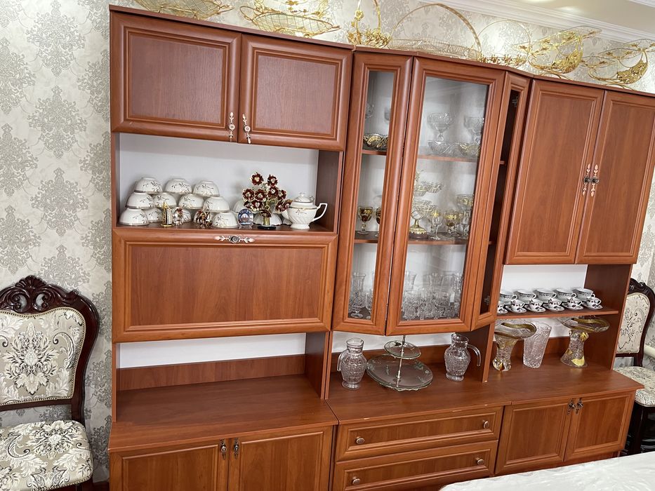 Продам стенку в зал