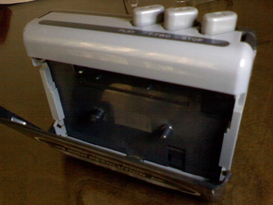 mini casetofon portabil foarte vechi