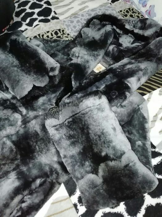 Продам шубу. Мутон.