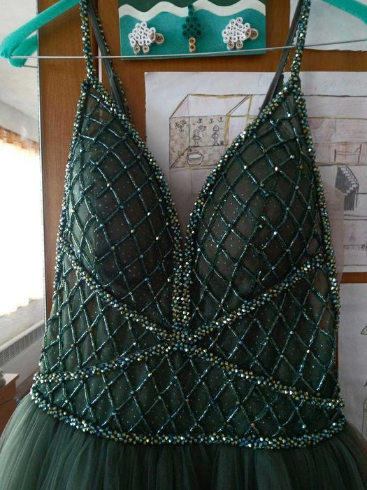 Продавам абитуриентска рокля