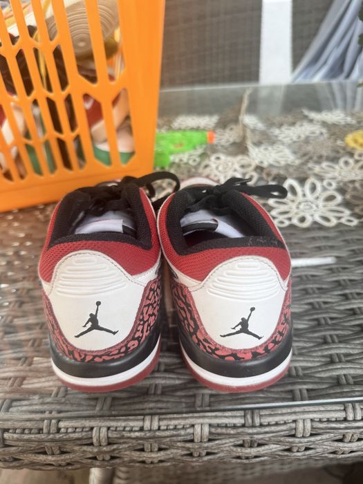 adidasi air jordan