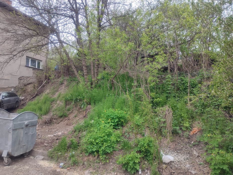 Продавам парцел в гр.Лом