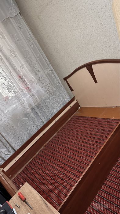 Продается кровать полторушка
