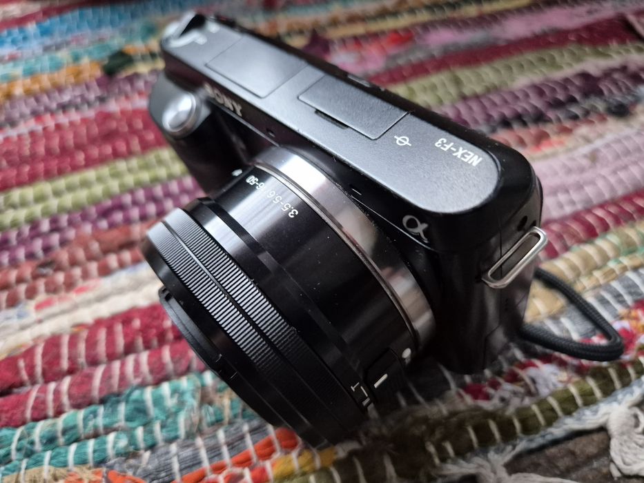 Sony NEX F3 + Sony SELP1650 (power zoom)