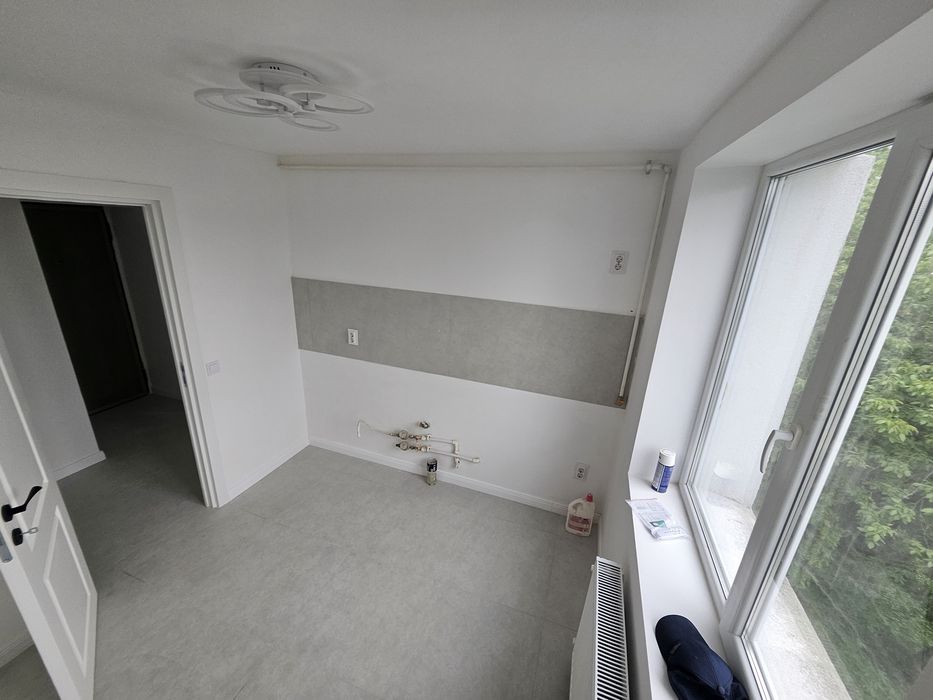 Apartament 3 camere, 57 mp, semidecomandat, Cina
