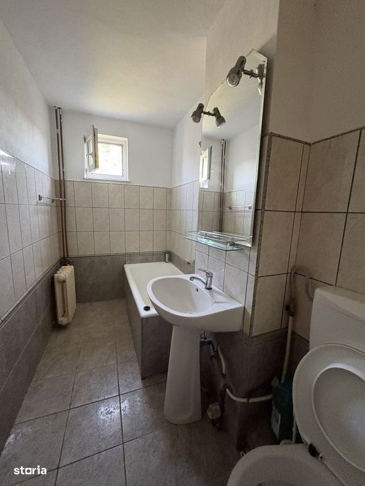 Apartament trei camere ,str Lapusului ,Iosia