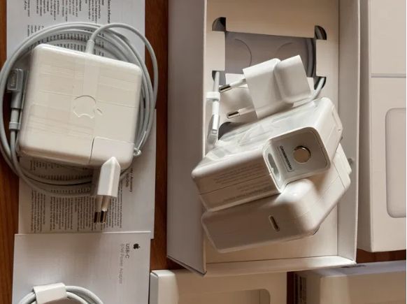 зарядка для MacBook - блок питания