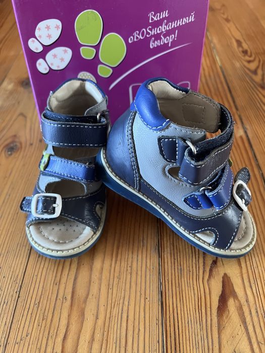 Продам ортопедические сандалики