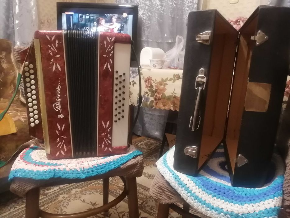 Продам гармонь "Весна"