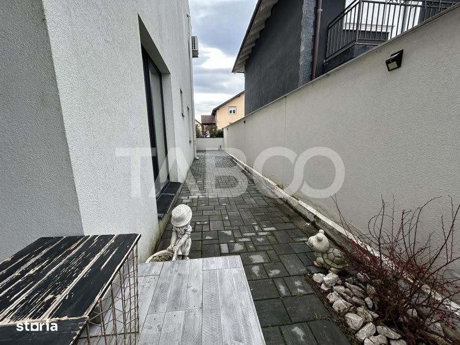 Apartament 3 camere de lux cu terasa si 2 locuri de parcare pe Brana