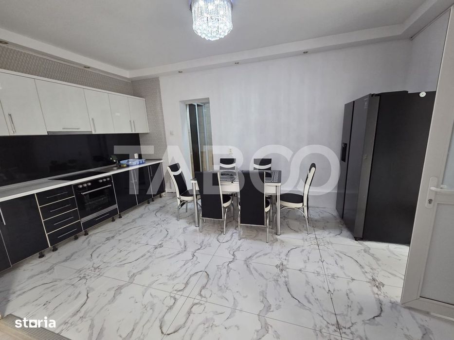 Casa de inchiriat 5 camere pentru 10 persoane zona Centrala