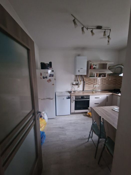 Casa de vanzare cu 5 camere - fara agentii