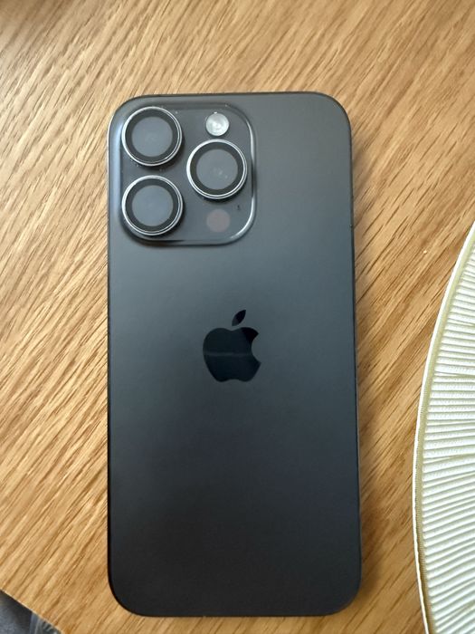 Продам айфон 15 про