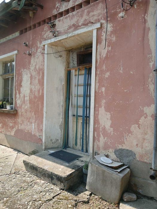 Продавам къща в село, Владимирово област. Монтана