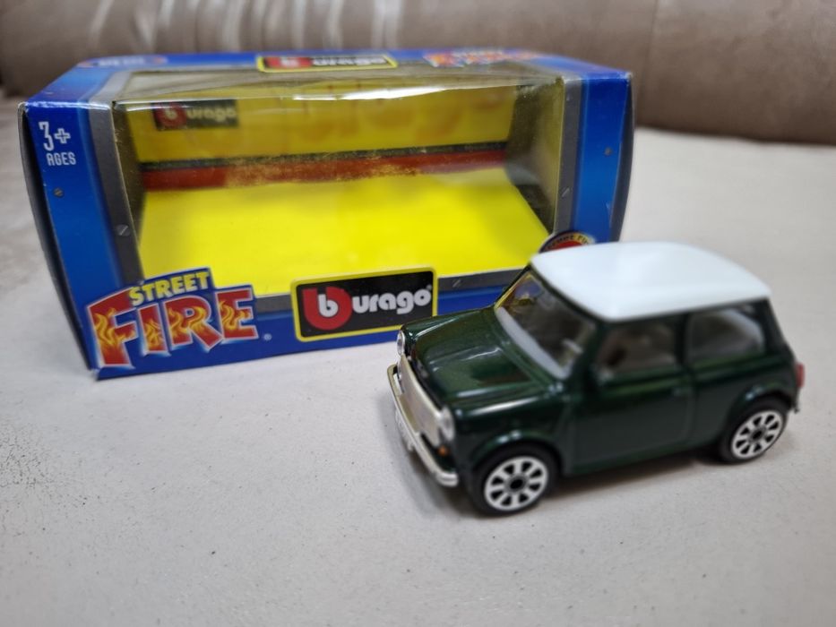 Колички  Burago 1:43