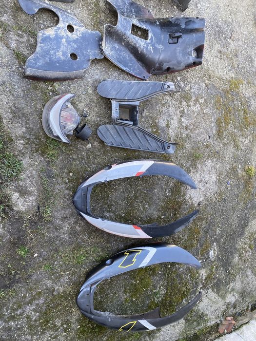 Dezmembrez Aprilia SR