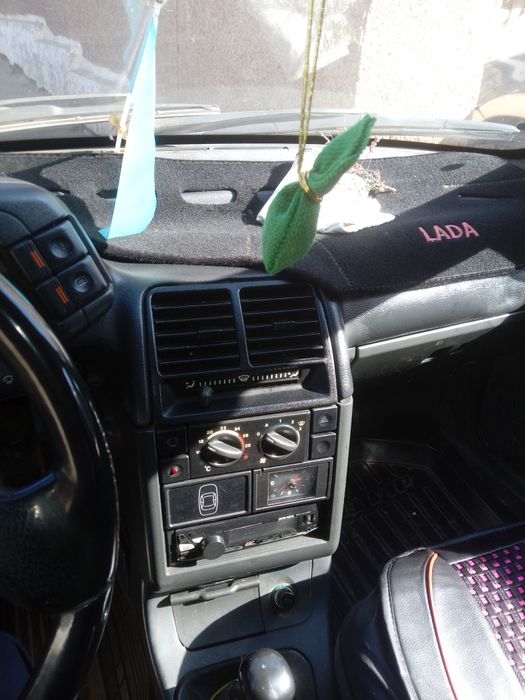 Продам ваз 2110 .