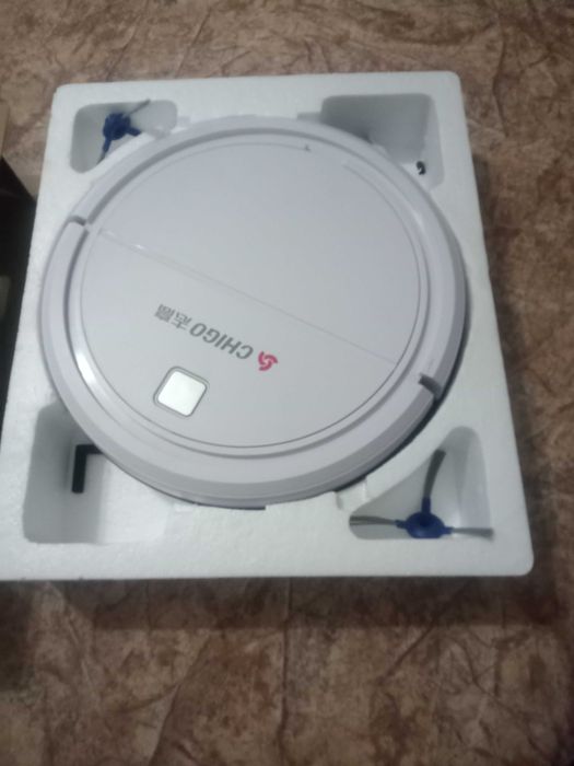 Робот пылесос CHIGO новый