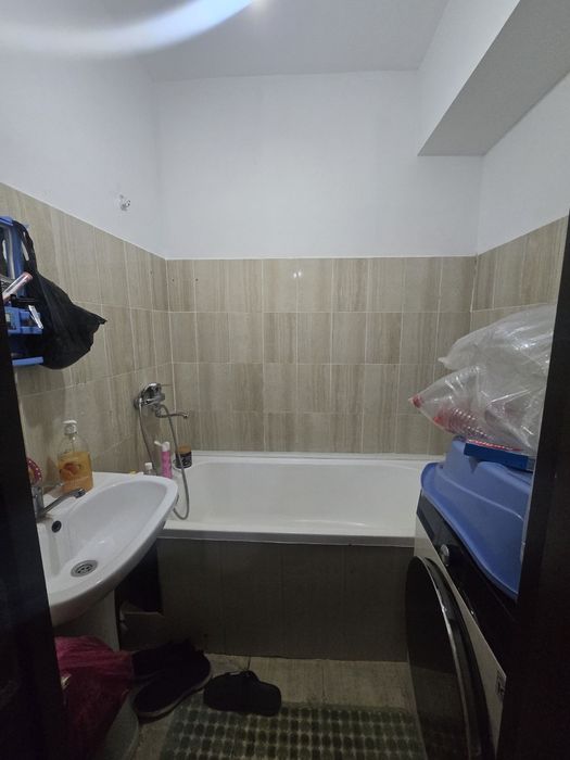 Сергели 8худуда 2хонали 65кв квартира сотилади