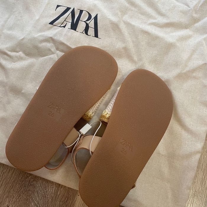 Нови сандали за момиче Zara размер 26