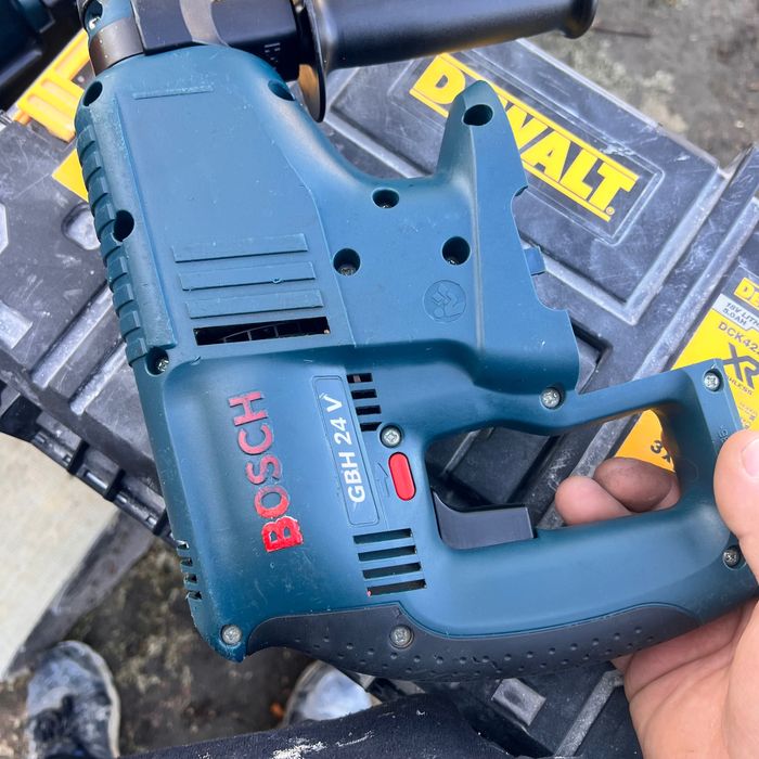 Внос от Англия Акумулаторен перфоратор BOSCH GBH 24 V – оригинал