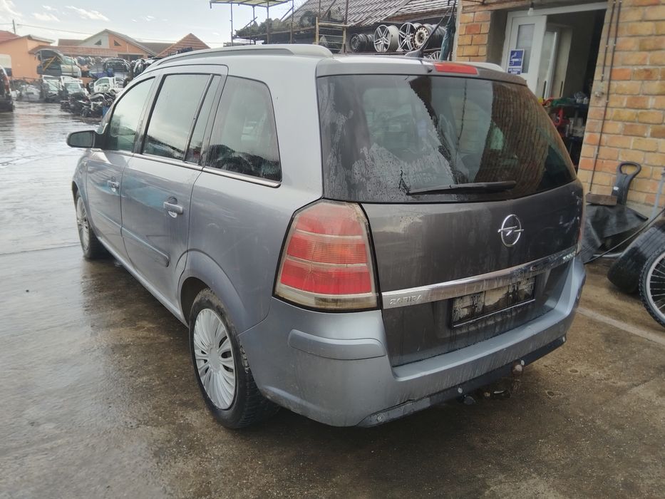 Usa/usi stanga/dreapta Opel Zafira B an 2005-2010