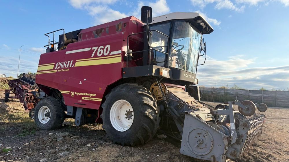 Комбайн Есиль 760