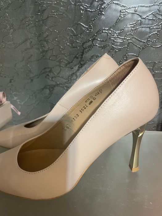 Vând Pantofi toc 36 piele naturală comozi