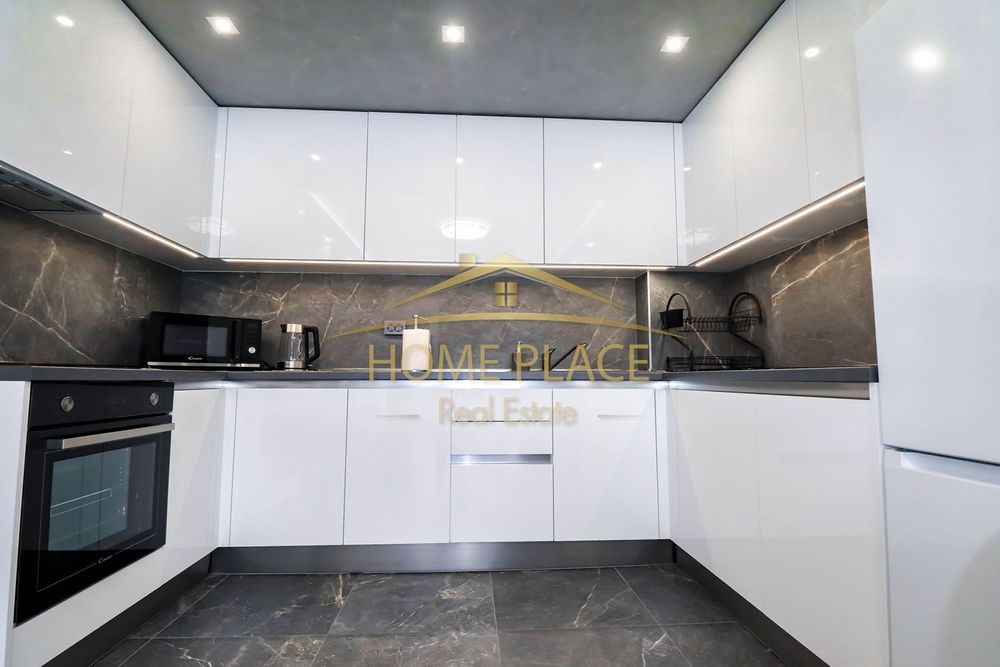 Дава се под наем Двустаен апартамент в Варна, Център - 65 кв.м за 612 € - Снимка #3