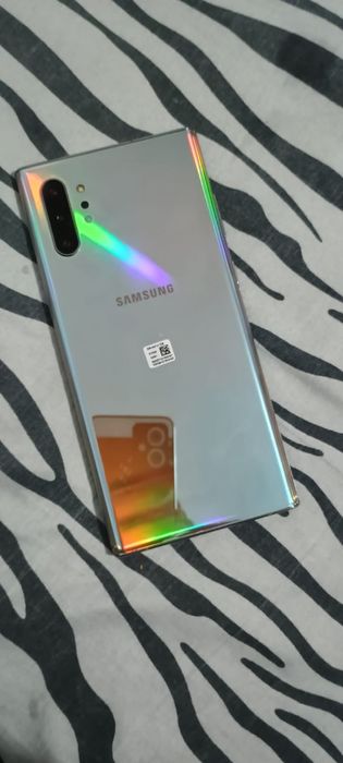 Vând Samsung note 10+