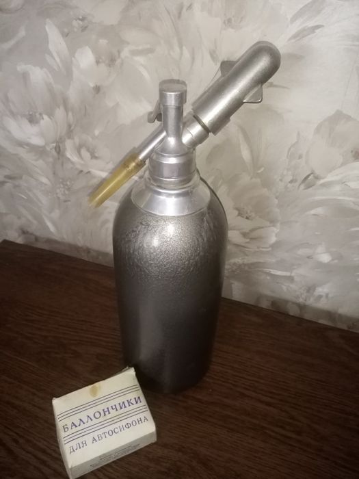 Сифон для приготовления напитков с газом