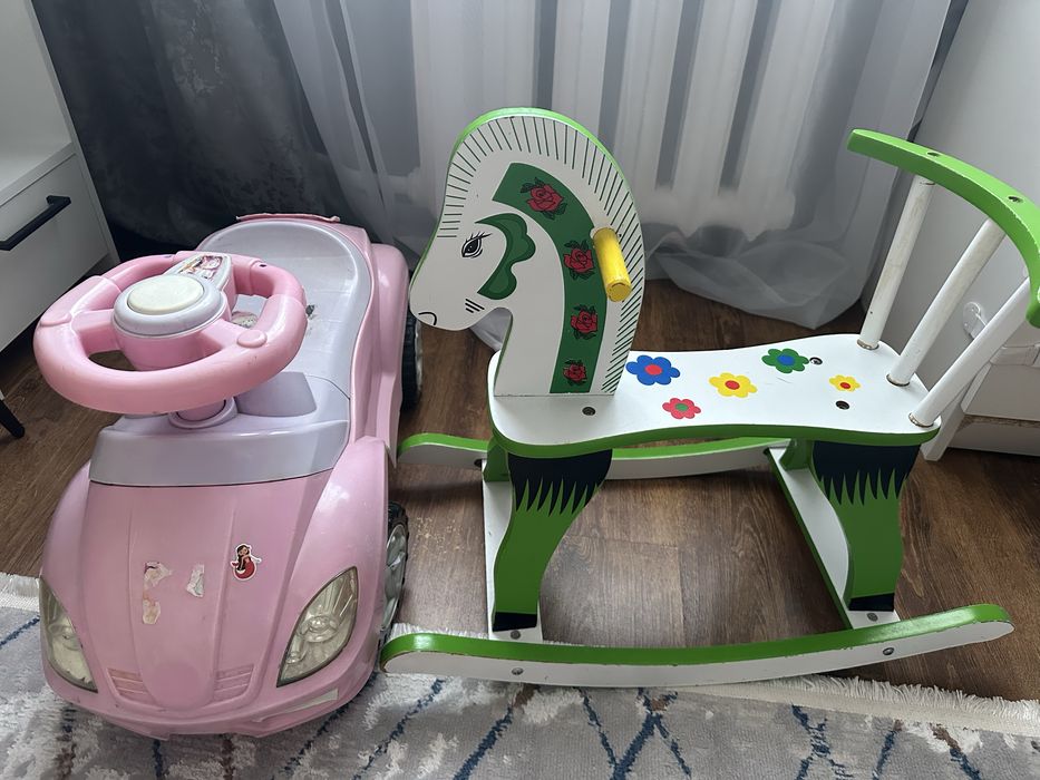 Игрушки продам толокар и качалку лошадку в хорошем состоянии. Находитт