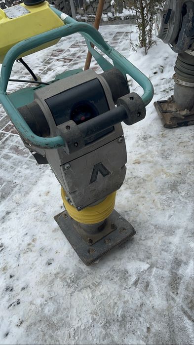 Ammann ACR 60. Mai compactor, picior compactor.