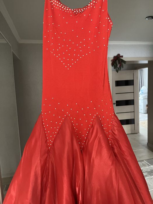 Платье вечернее, бальное, праздничное