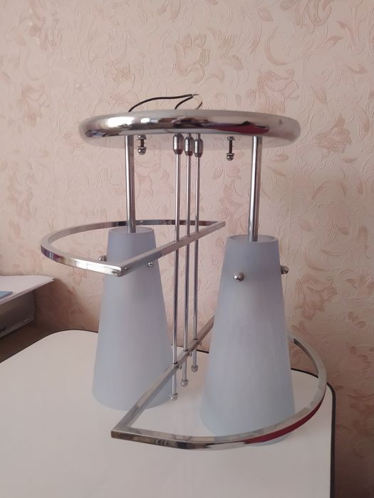 Продам люстры в отличном состоянии