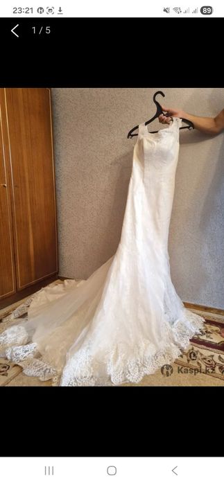 Свадебное платье со шлейфом