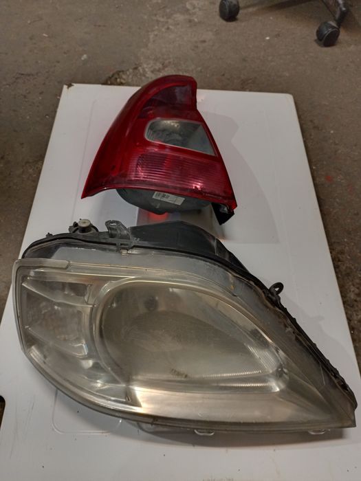 Lampa stop stânga far dreapta Dacia Logan Facelift 2009-2012