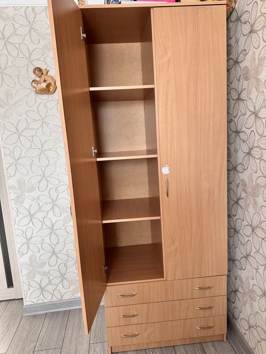 Продам шкаф для одежды