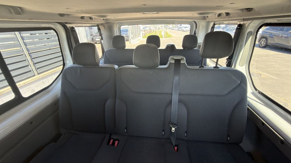 Vand opel vivaro 8+1
