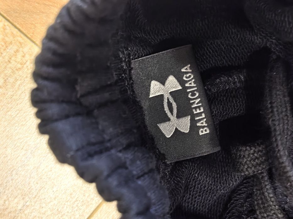 Шорты Balenciaga x under armour
