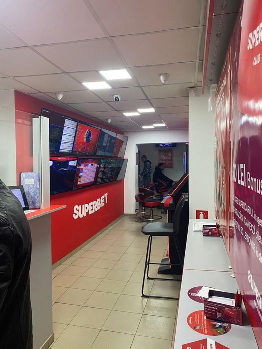 Inchiriez spatiu comercial 30 mp Ploiesti