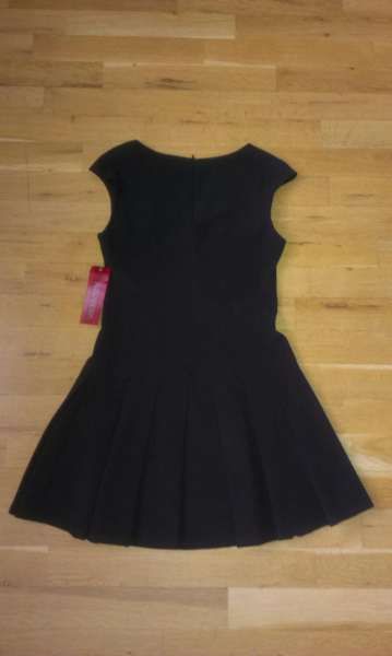 Нова с етикета, малка,стилна черна рокля и бял топ нови  ПОДАРЪК