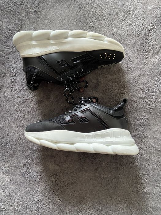 Versace chain reaction