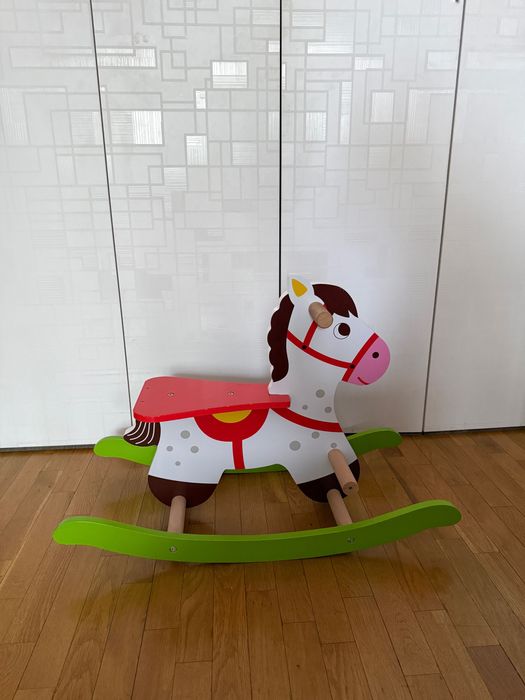 Дървено люлеещо конче или Уокър с активности