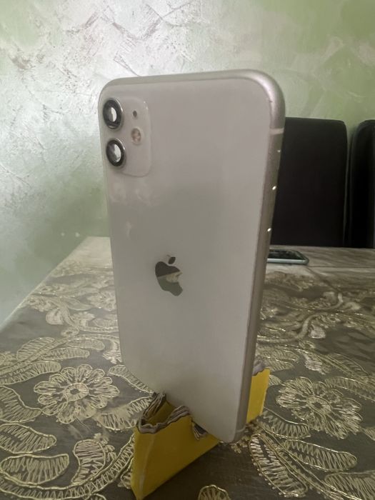 Carcasa Iphone 11 ALBA ORIGINALA STARE PERFECTA